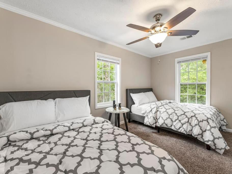 Gorgeous East Village Home Near Downtown Sleeps 12 5 Bedrooms Coffee Bbq Ac Parking Атланта Экстерьер фото