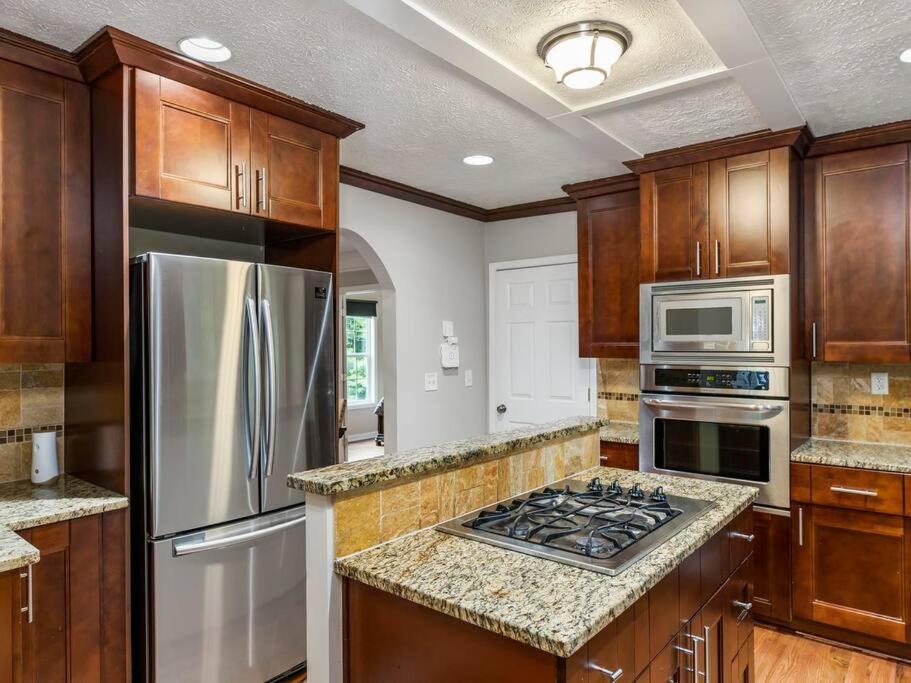 Gorgeous East Village Home Near Downtown Sleeps 12 5 Bedrooms Coffee Bbq Ac Parking Атланта Экстерьер фото